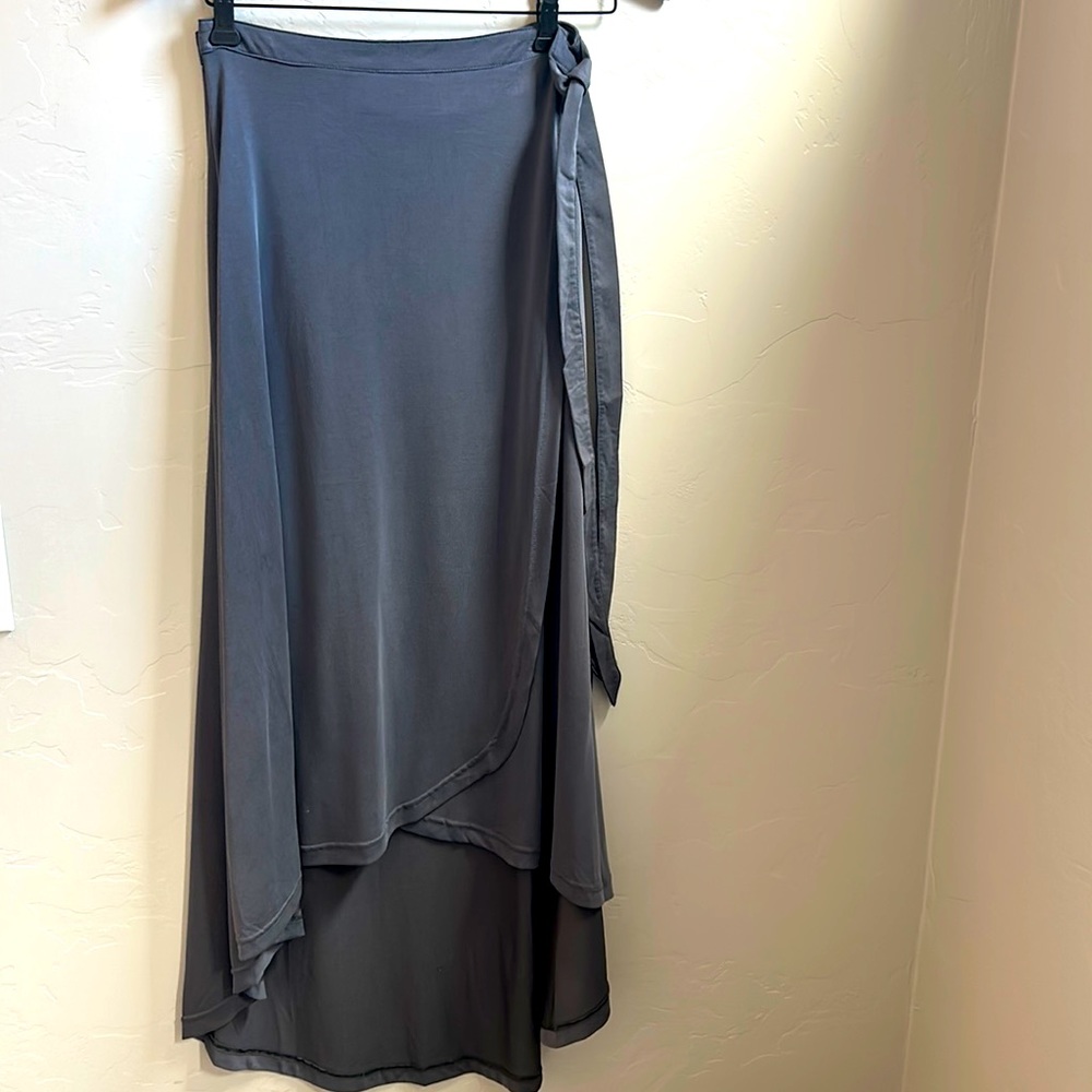 POL wrap asymmetrical skirt in size Small